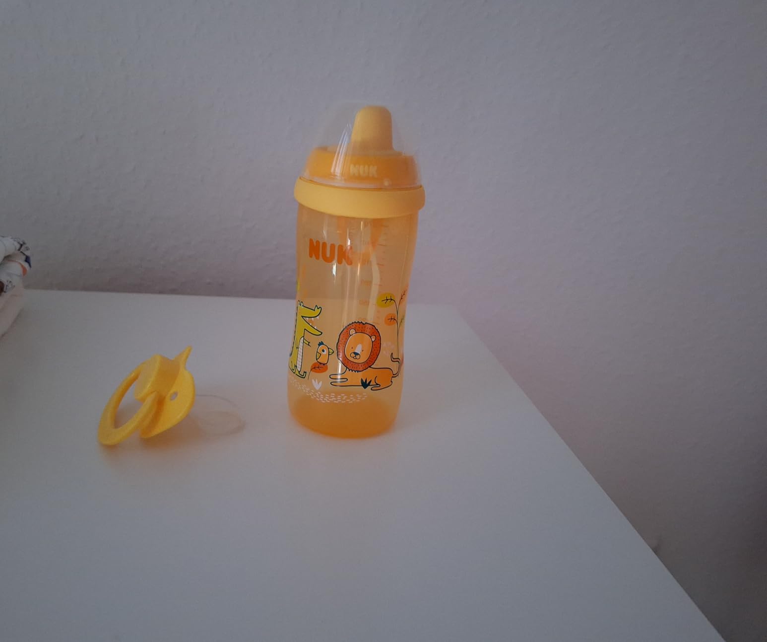 Idealer Becher für Kleinkinder
