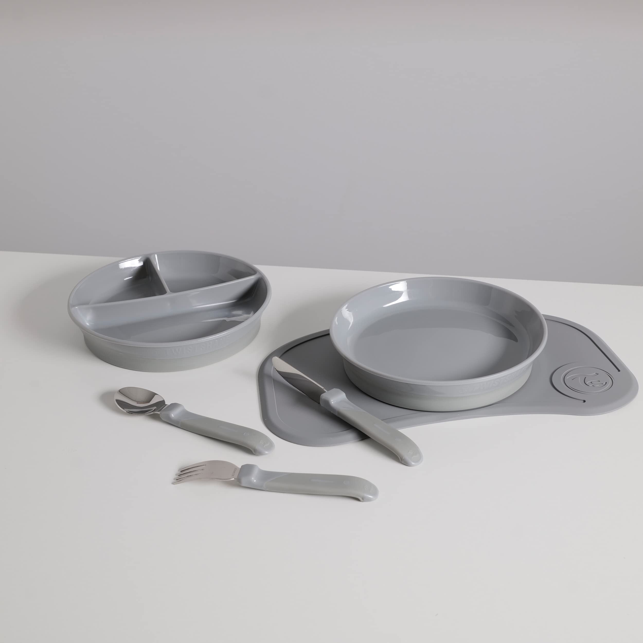 twistshake-babygeschirr-set-6-teilig-silikon-grau-6-monate image 2