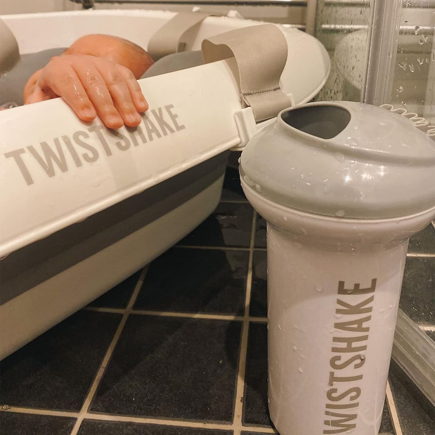 twistshake-baby-sp-lbecher-badebecher-babyhaarwaschbecher-kinder-shampoo-rinser- image 6