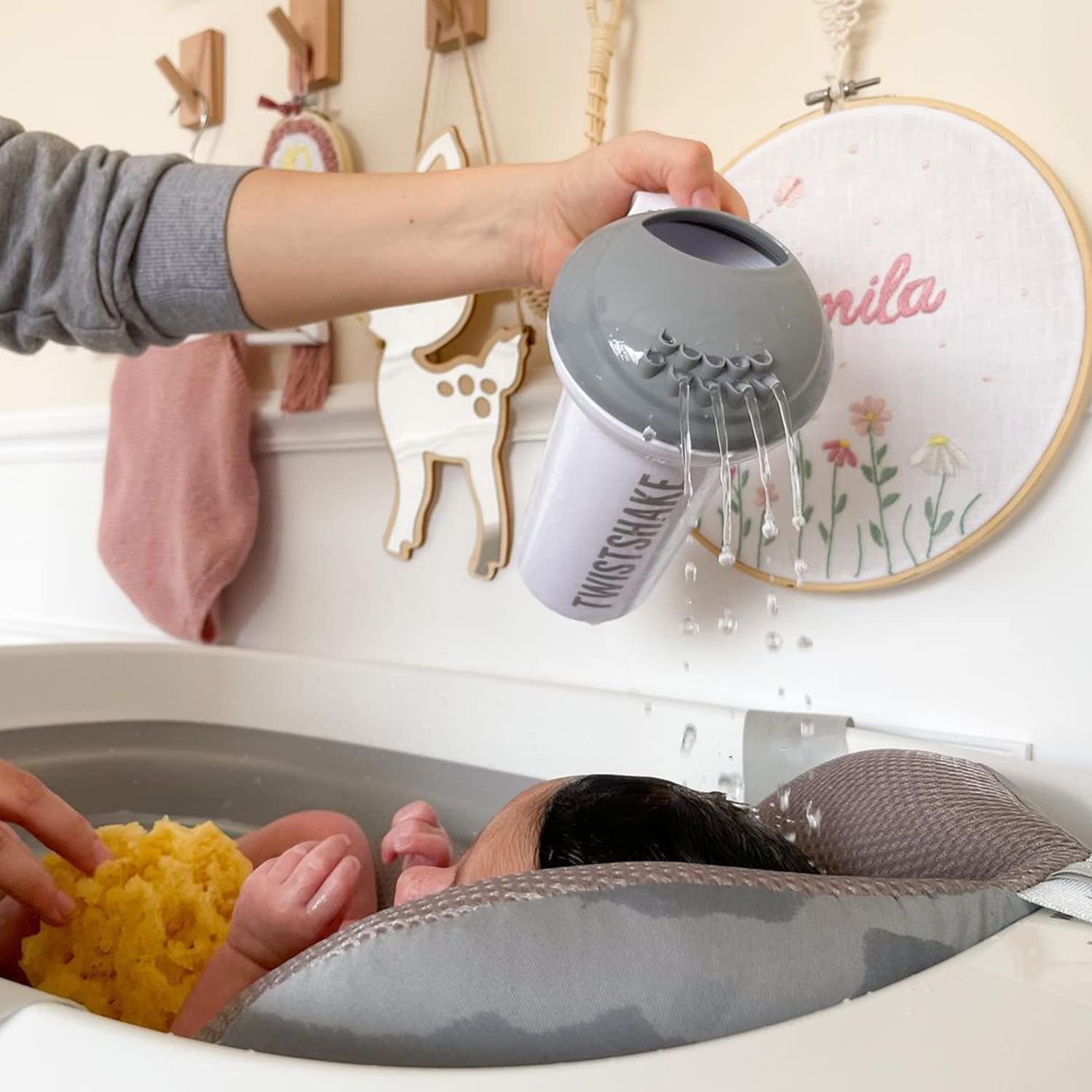 twistshake-baby-sp-lbecher-badebecher-babyhaarwaschbecher-kinder-shampoo-rinser- image 4