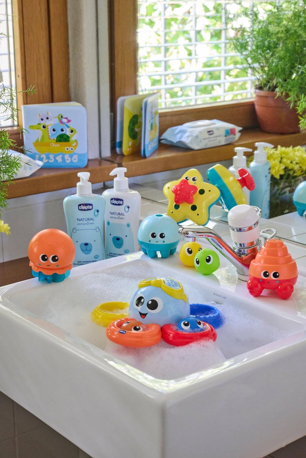chicco-baby-badebuch-aus-weichem-kunststoff-lernt-zahlen-farben-und-tiere-wasser image 3