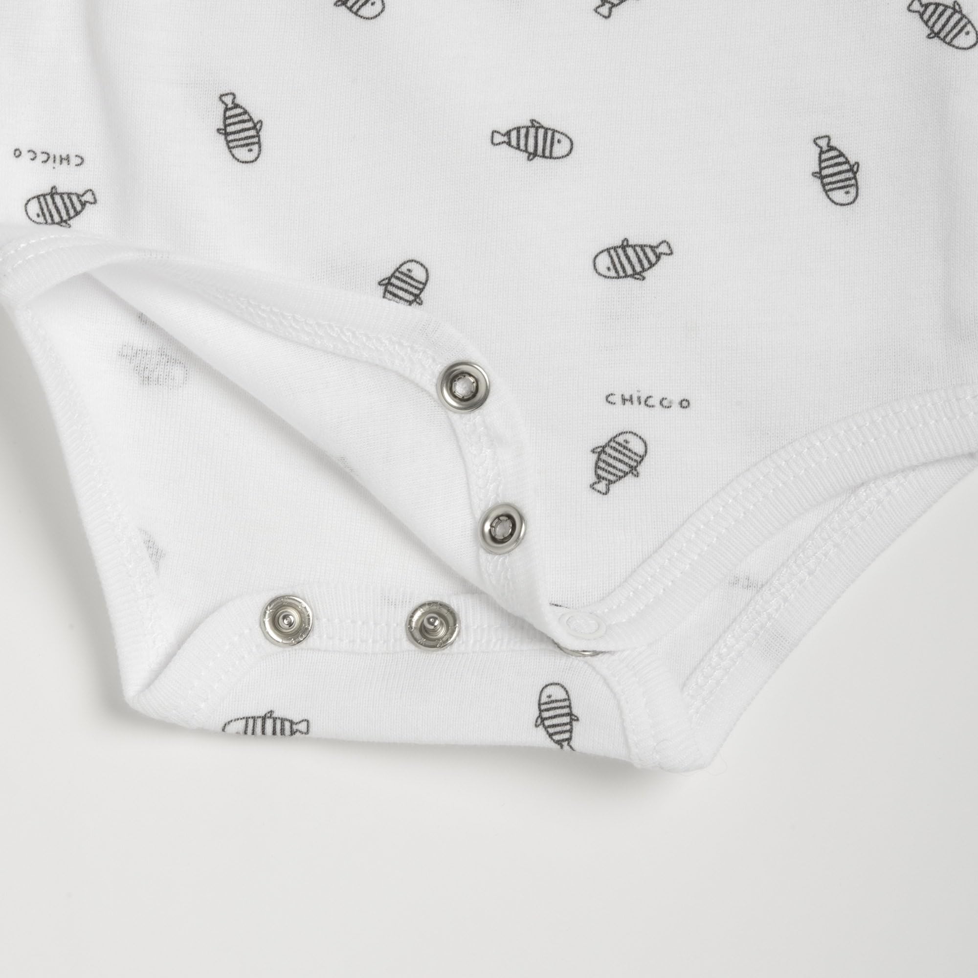 chicco-baby-body-set-ohne-rmel-3er-set-aus-weicher-baumwolle-mit-praktischer-ffn image 3